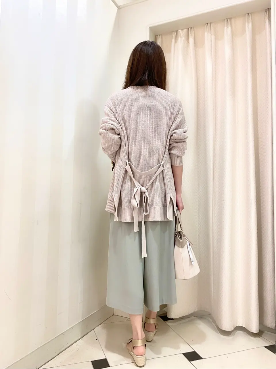 ANY SIS 金井 コーディネート画像