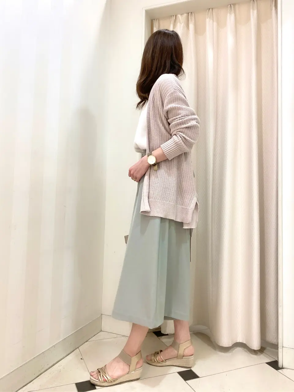 ANY SIS 金井 コーディネート画像