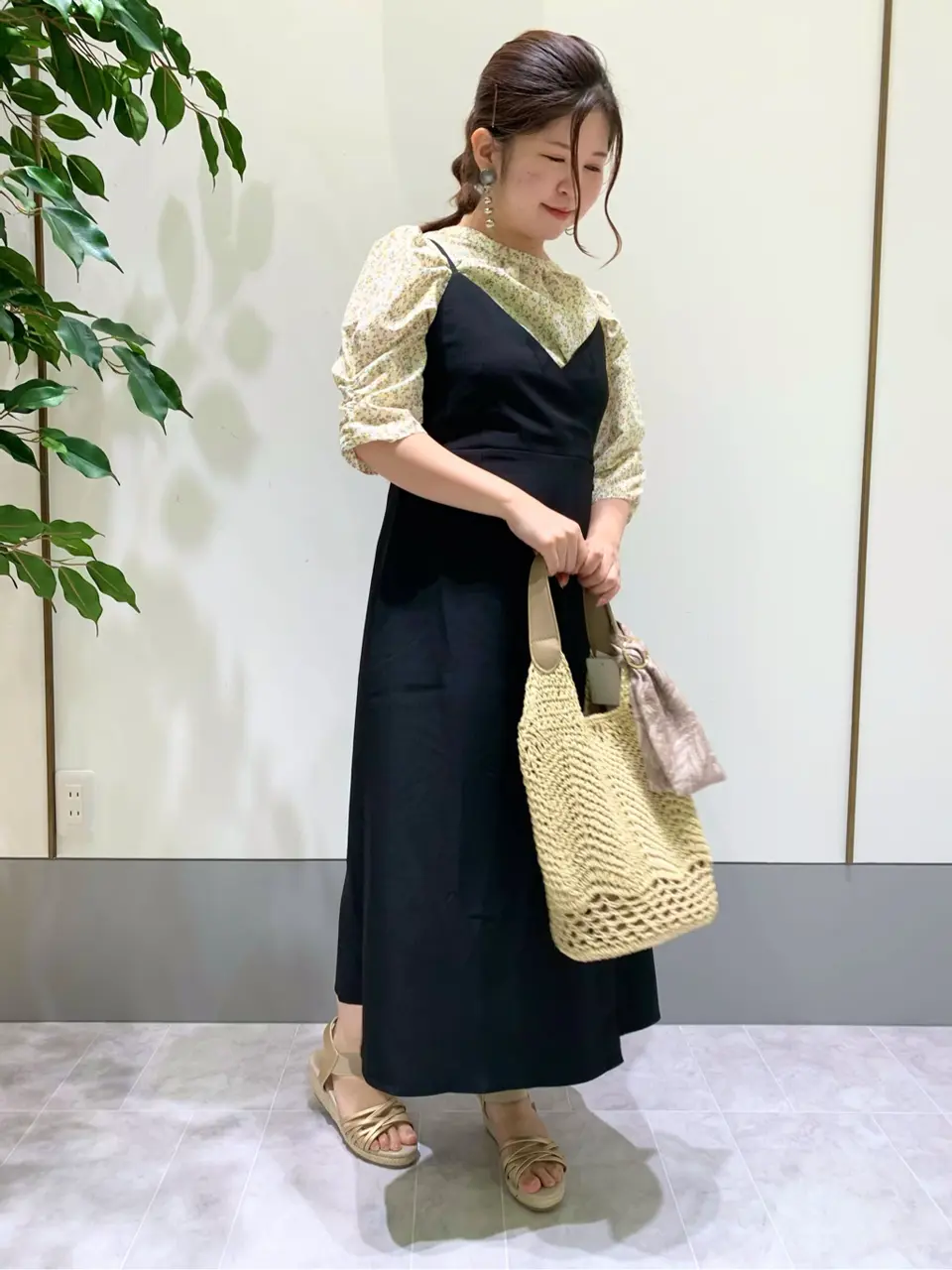 ANY SIS スタッフ コーディネート画像