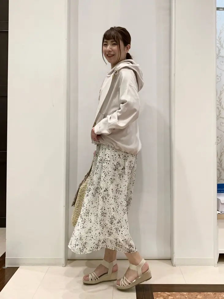 ANY SIS 横田 コーディネート画像