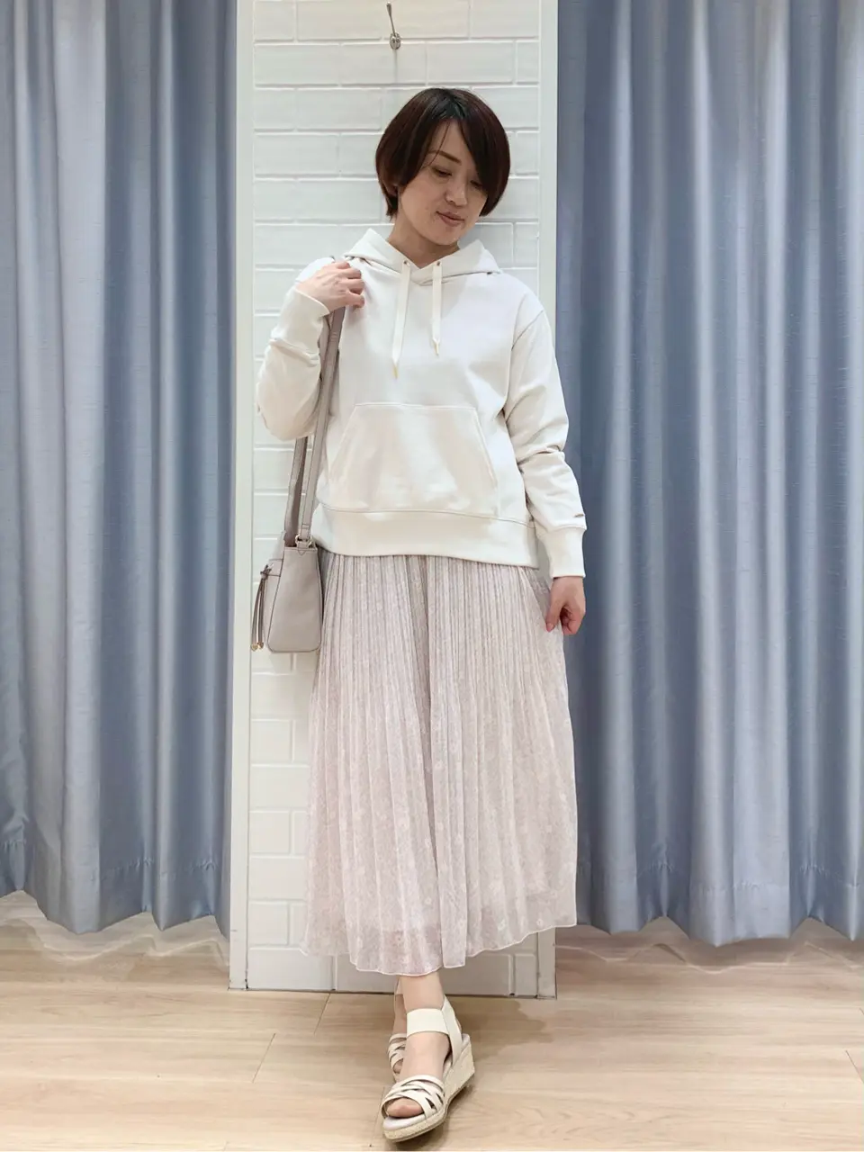 ANY SIS 丸岡 コーディネート画像