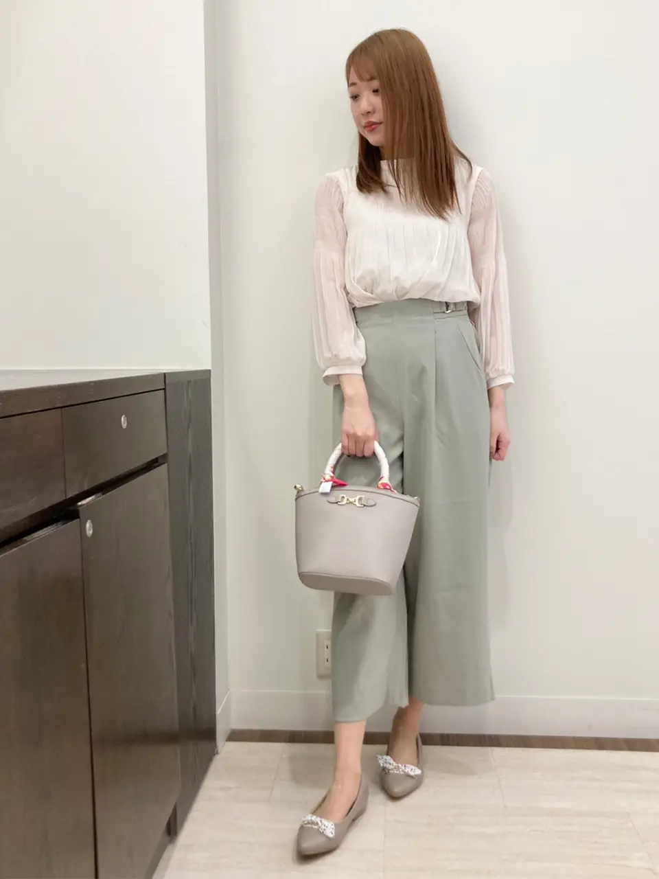 ANY SIS スタッフ コーディネート画像