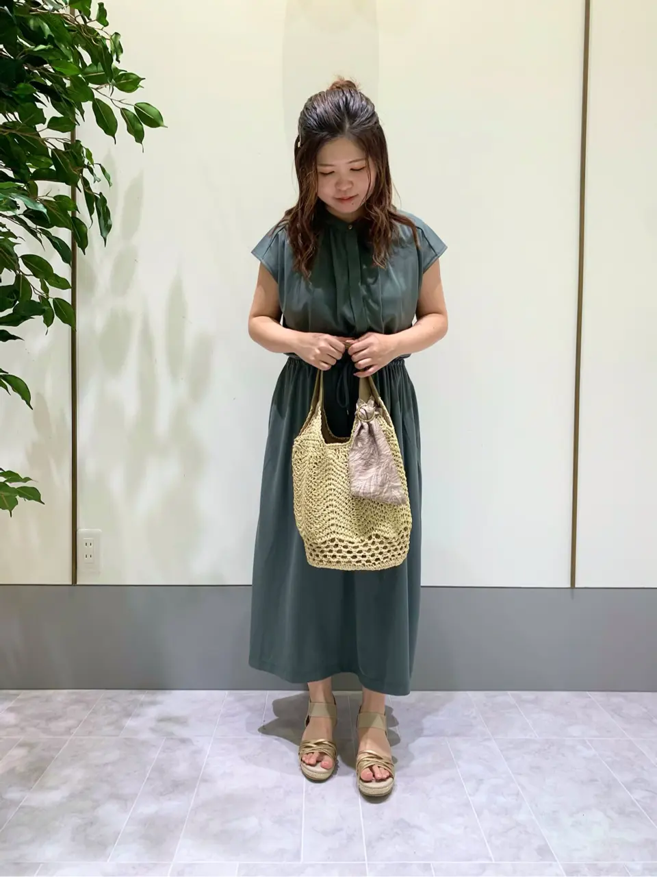 ANY SIS スタッフ コーディネート画像