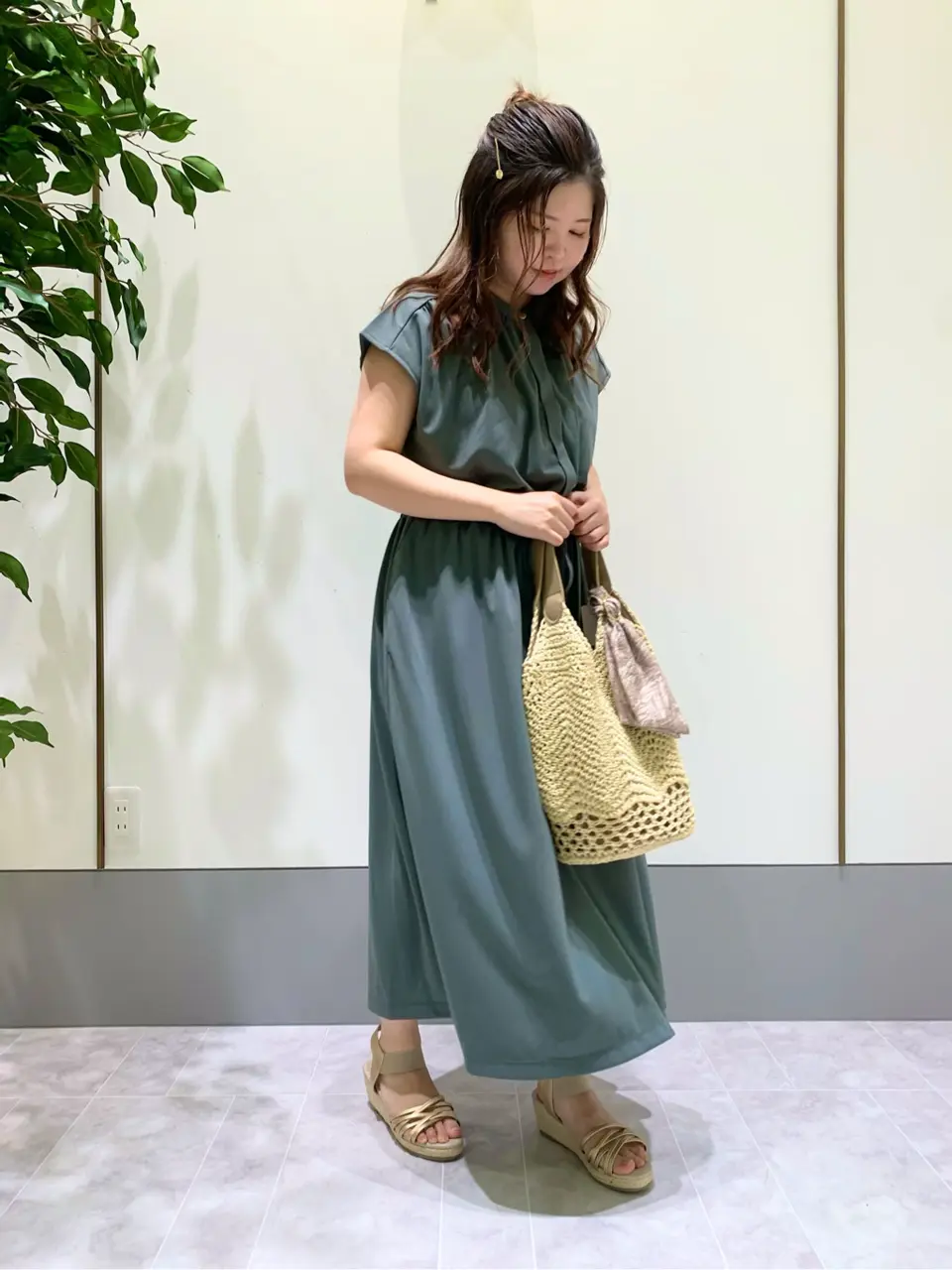 ANY SIS スタッフ コーディネート画像