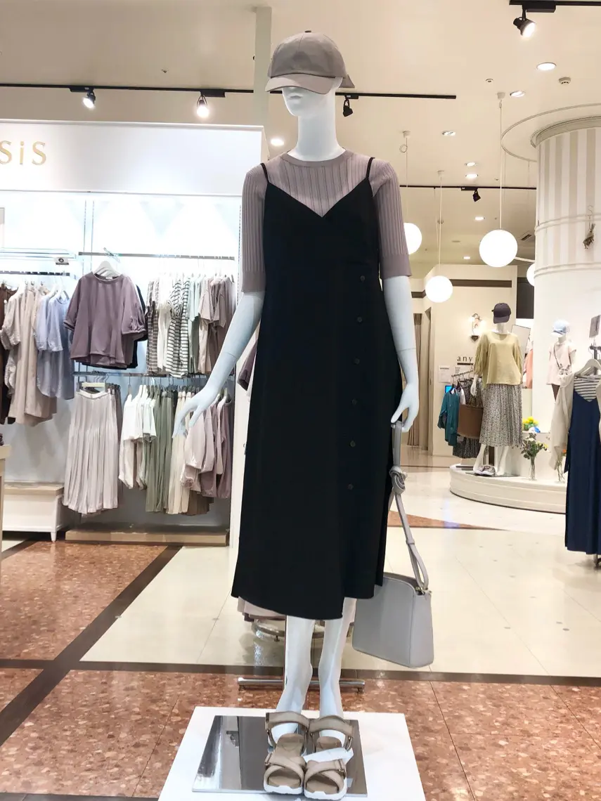 ANY SIS スタッフ コーディネート画像