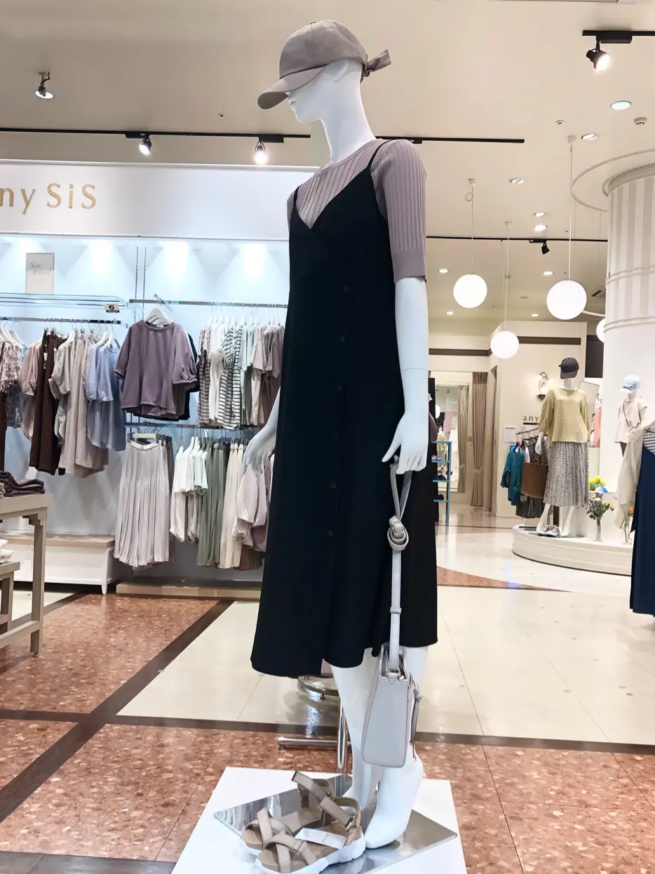 ANY SIS スタッフ コーディネート画像