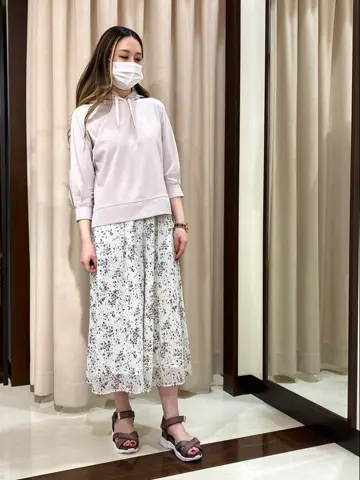 ANY SIS STAFF コーディネート画像