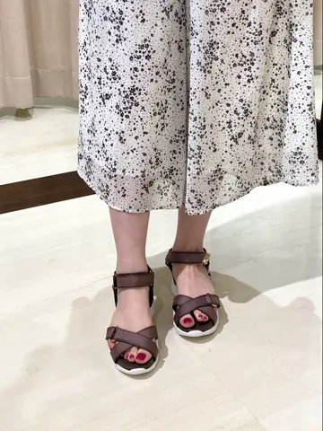 ANY SIS STAFF コーディネート画像