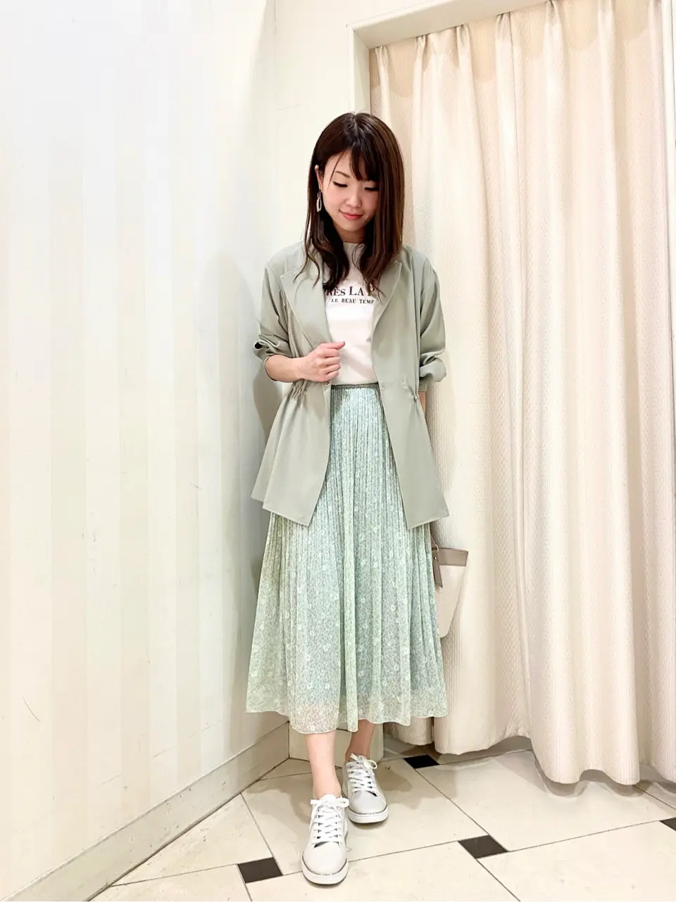 ANY SIS 金井 コーディネート画像