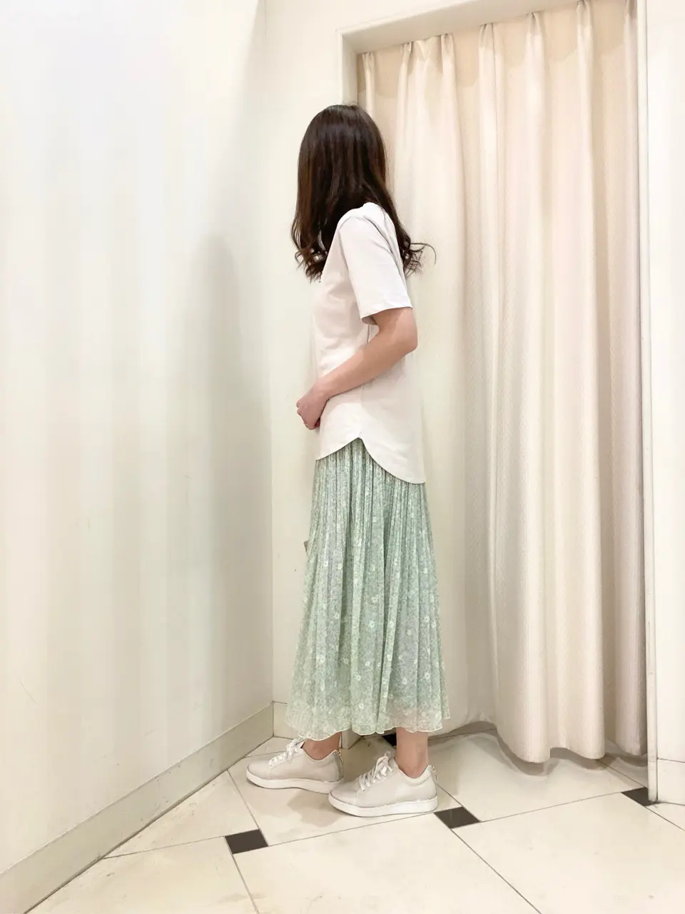 ANY SIS 金井 コーディネート画像