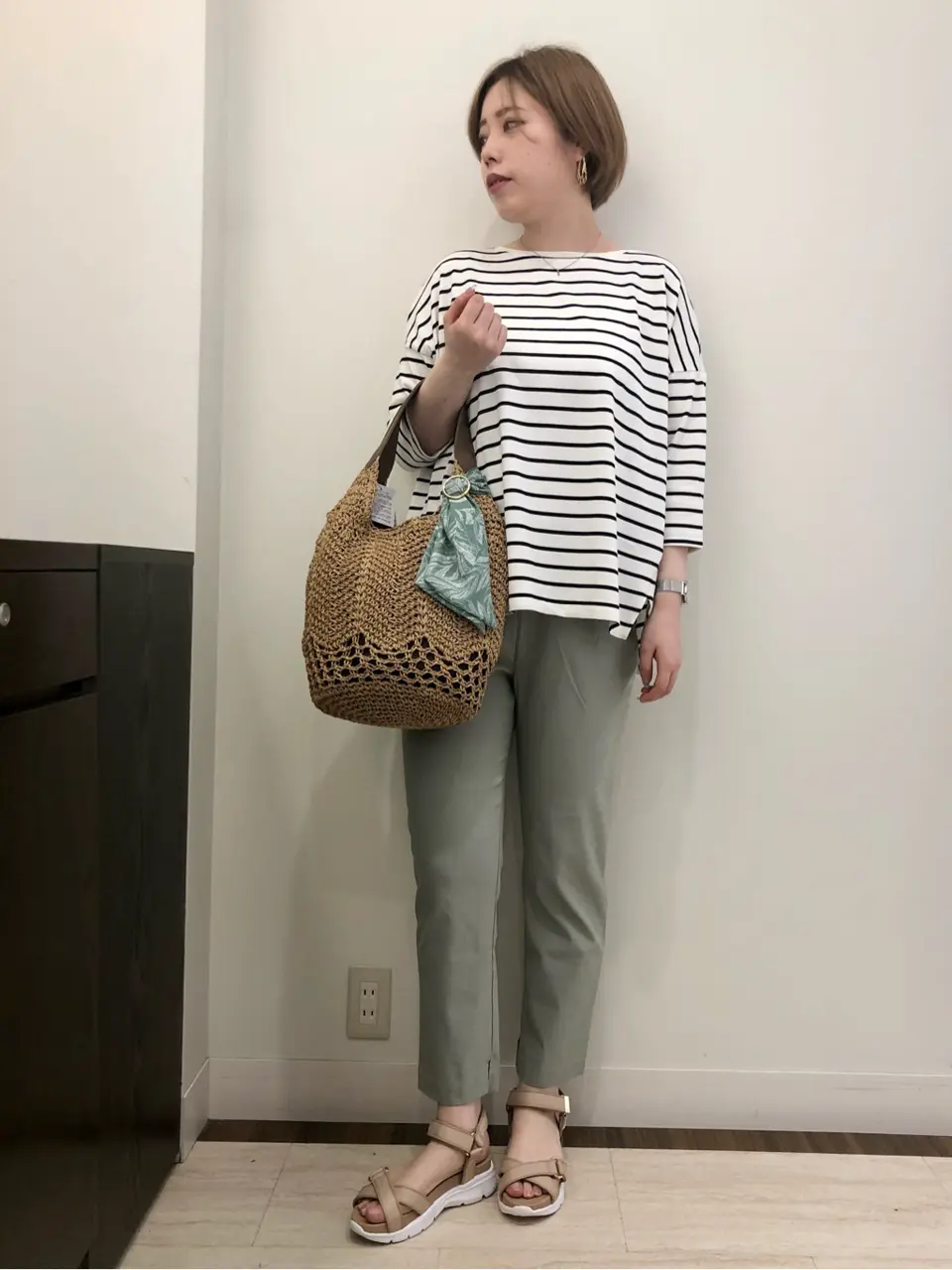 ANY SIS スタッフ コーディネート画像