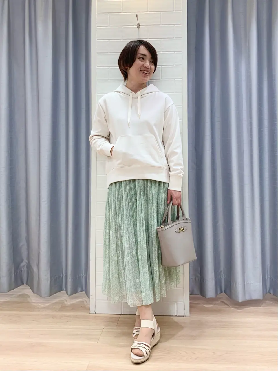 ANY SIS 丸岡 コーディネート画像