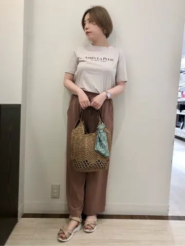 ANY SIS スタッフ コーディネート画像