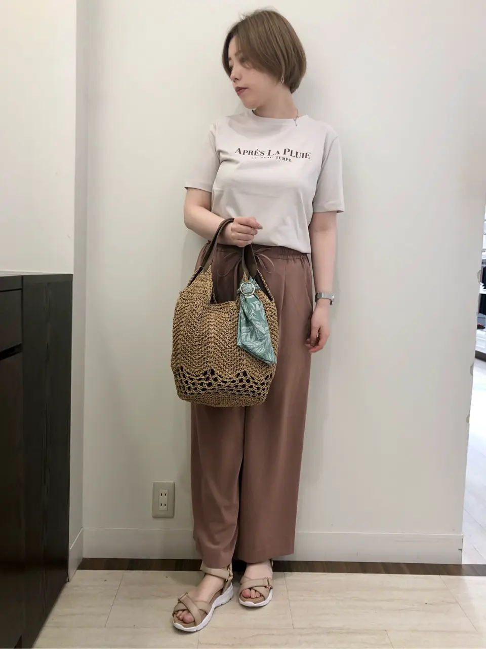 ANY SIS スタッフ コーディネート画像