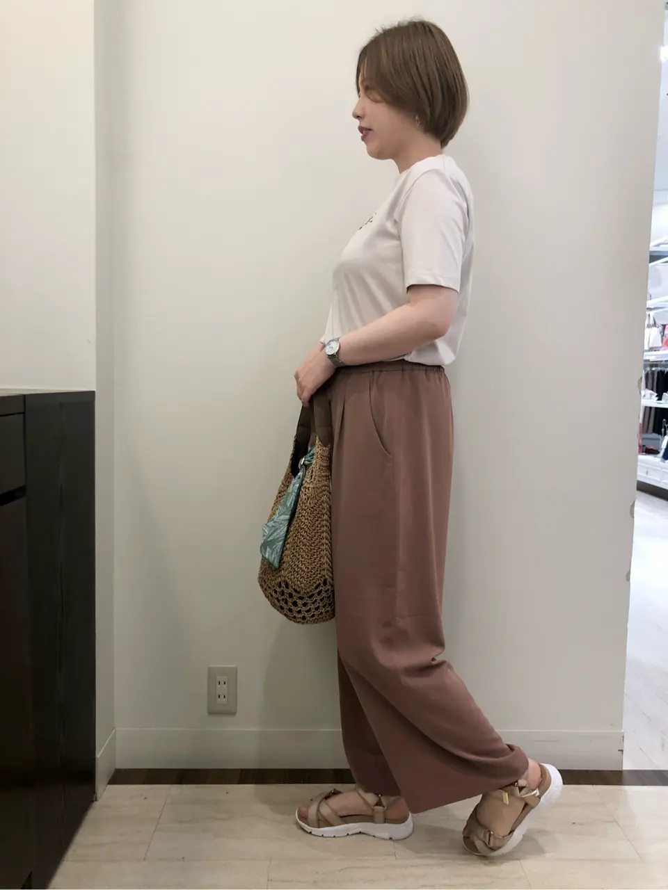 ANY SIS スタッフ コーディネート画像