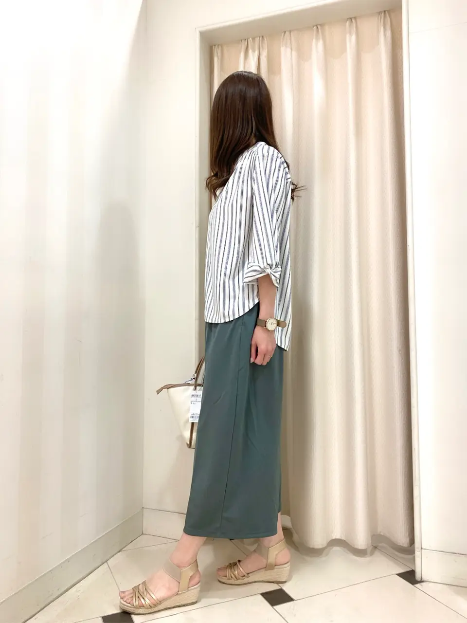 ANY SIS 金井 コーディネート画像