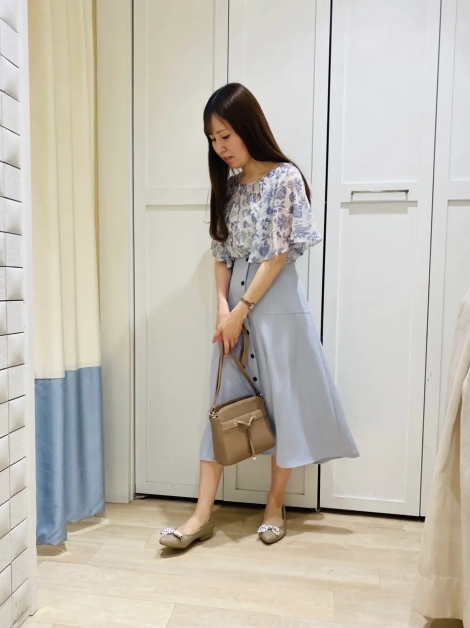 ANY SIS スタッフ コーディネート画像