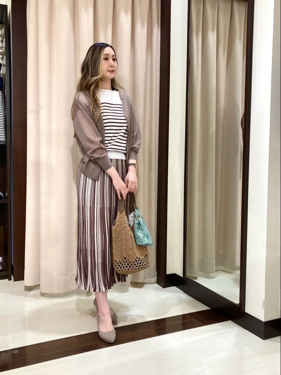 ANY SIS STAFF コーディネート画像