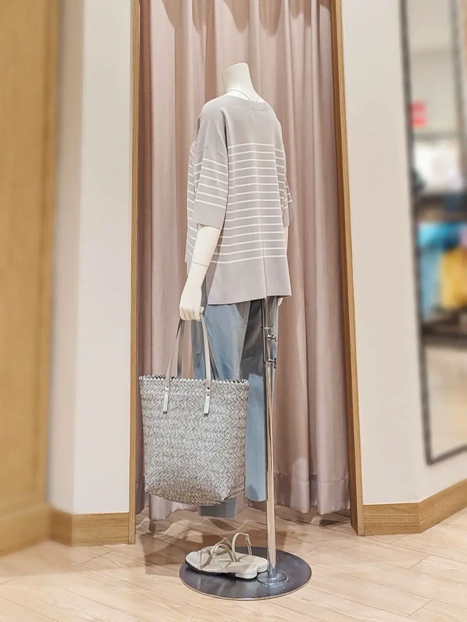 ANY SIS 岩田 コーディネート画像