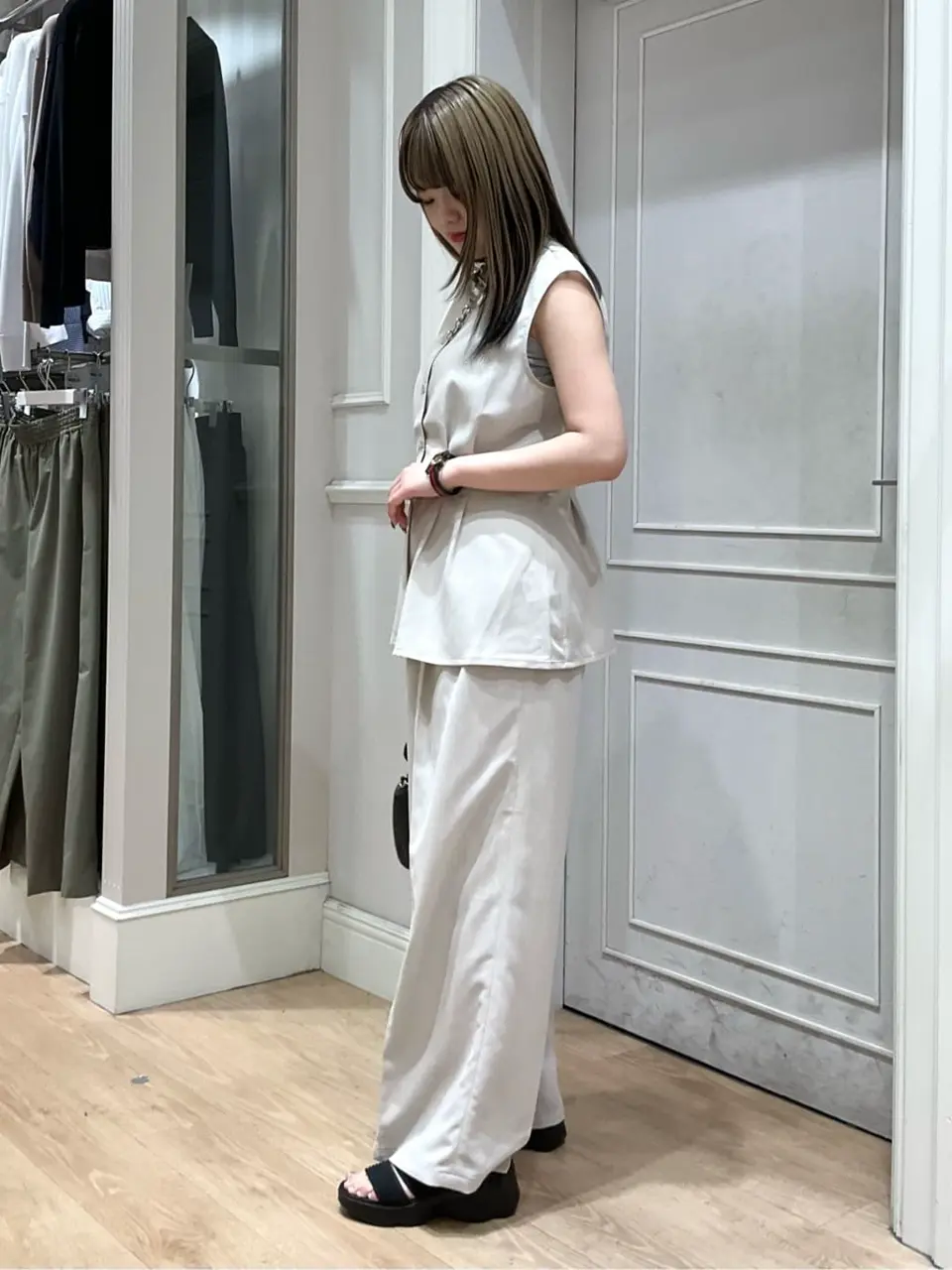 ANY SIS erika コーディネート画像