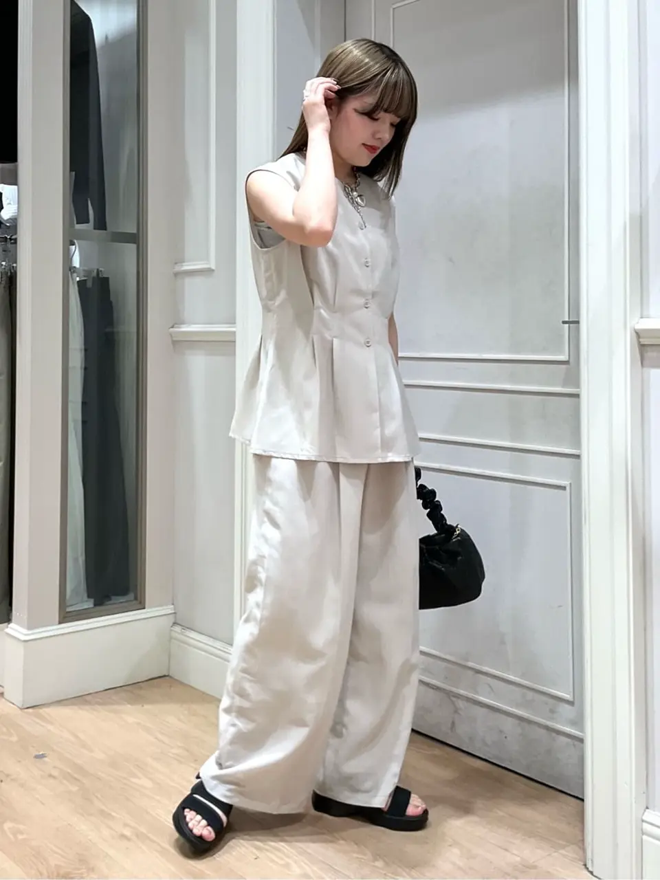 ANY SIS erika コーディネート画像