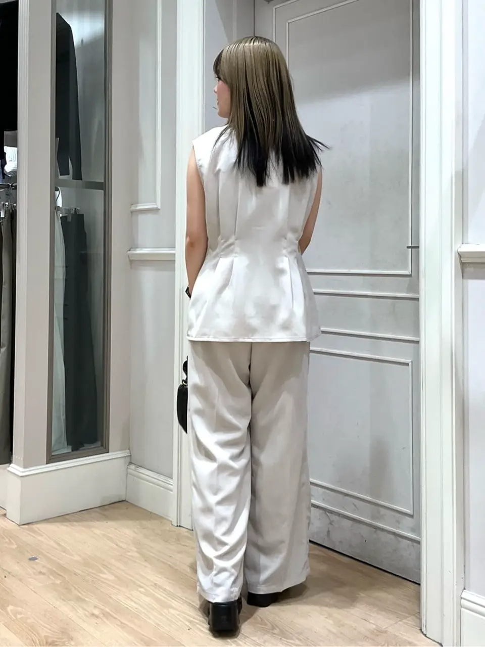 ANY SIS erika コーディネート画像