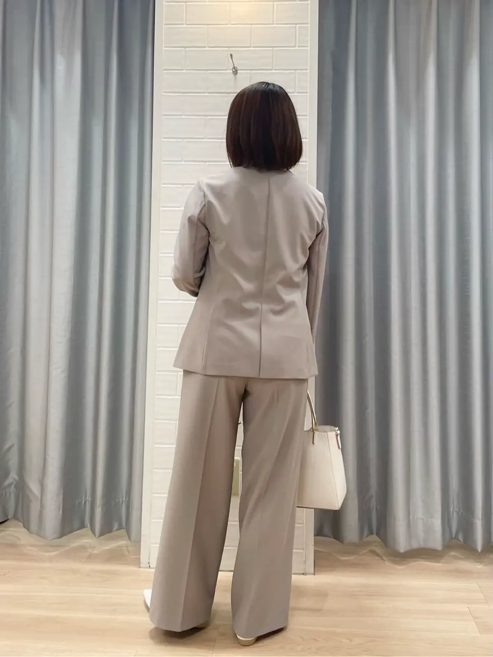 ANY SIS 丸岡 コーディネート画像