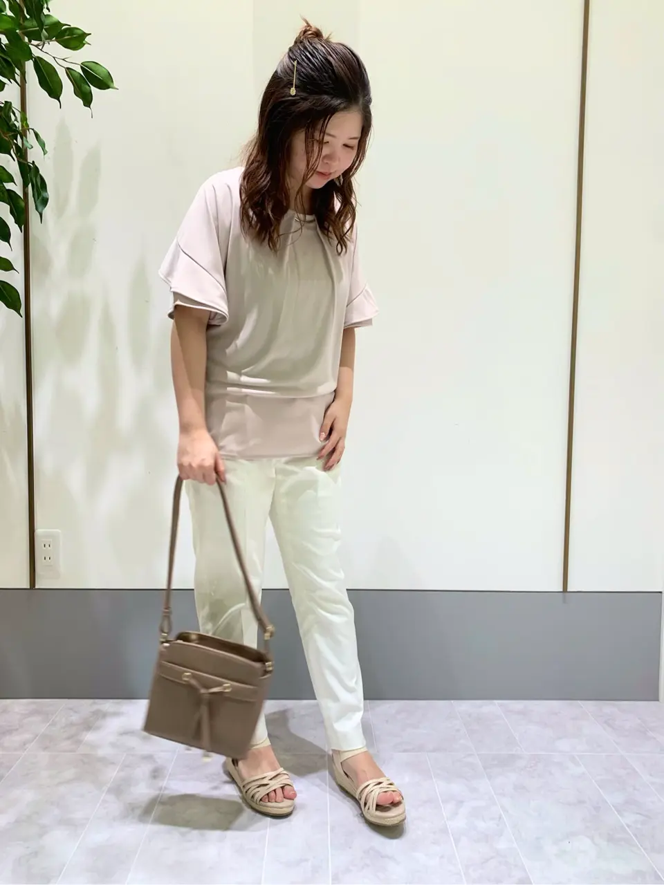 ANY SIS スタッフ コーディネート画像