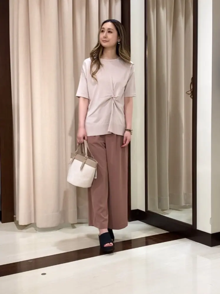 ANY SIS STAFF コーディネート画像