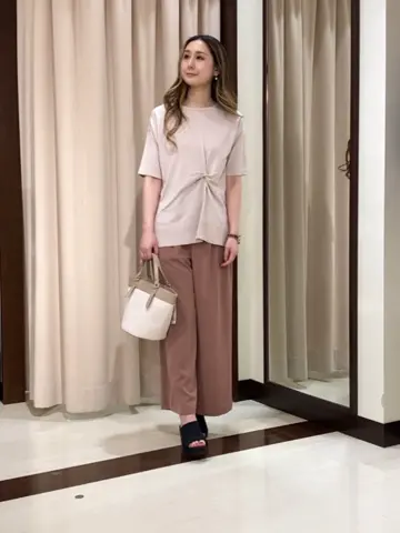 ANY SIS STAFF コーディネート画像