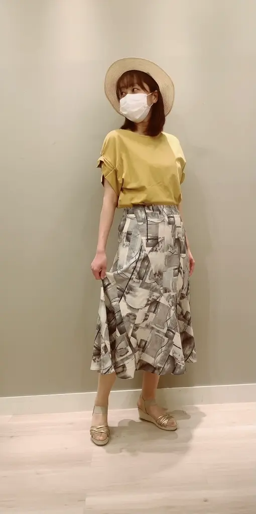 ANY SIS スタッフ コーディネート画像