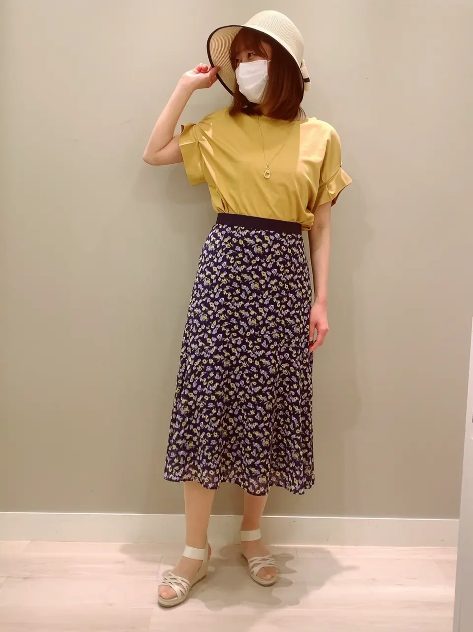 ANY SIS スタッフ コーディネート画像