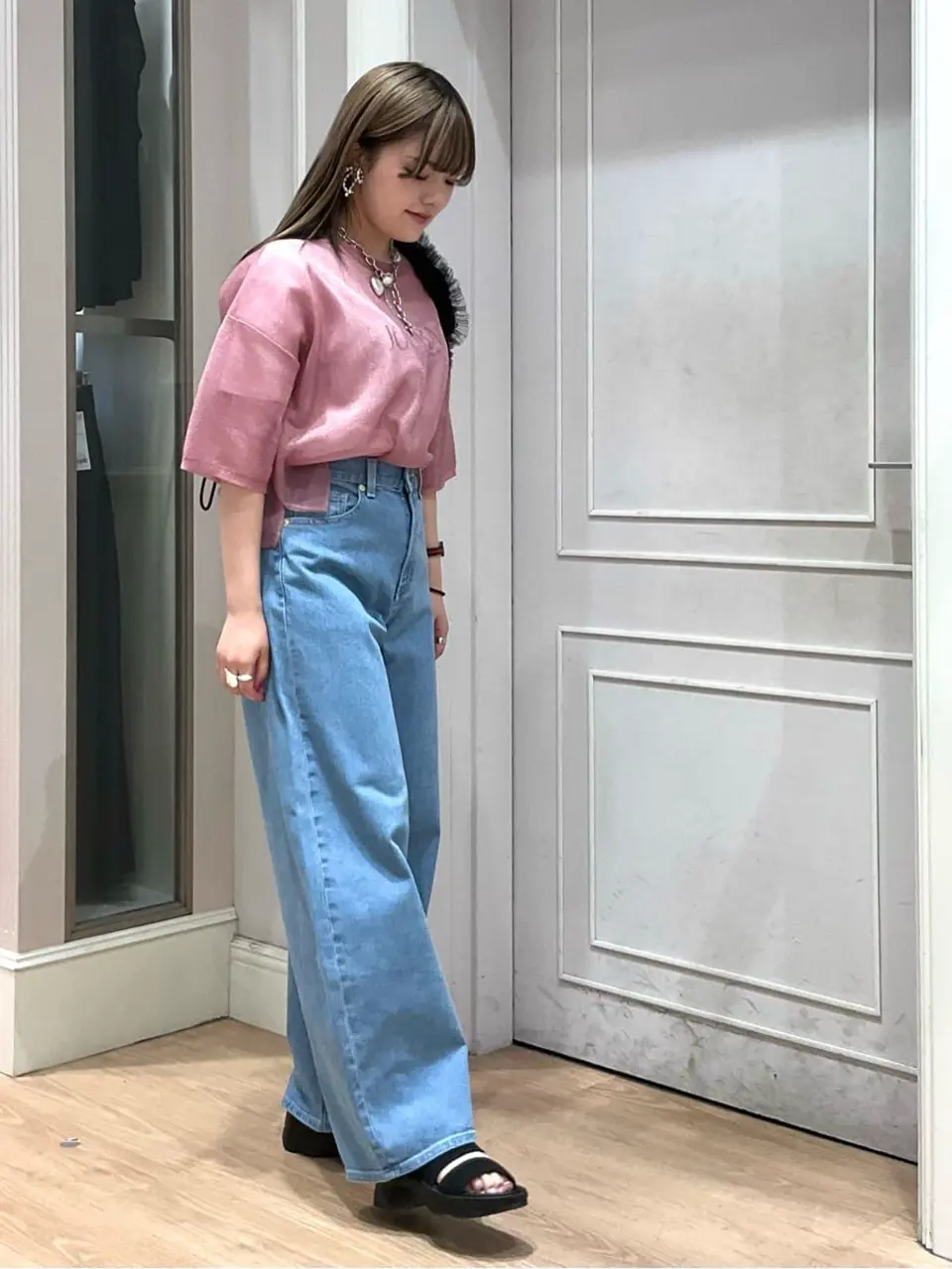 ANY SIS erika コーディネート画像