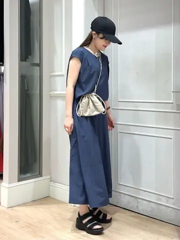 ANY SIS erika コーディネート画像