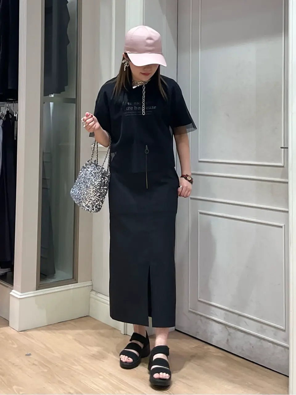 ANY SIS erika コーディネート画像