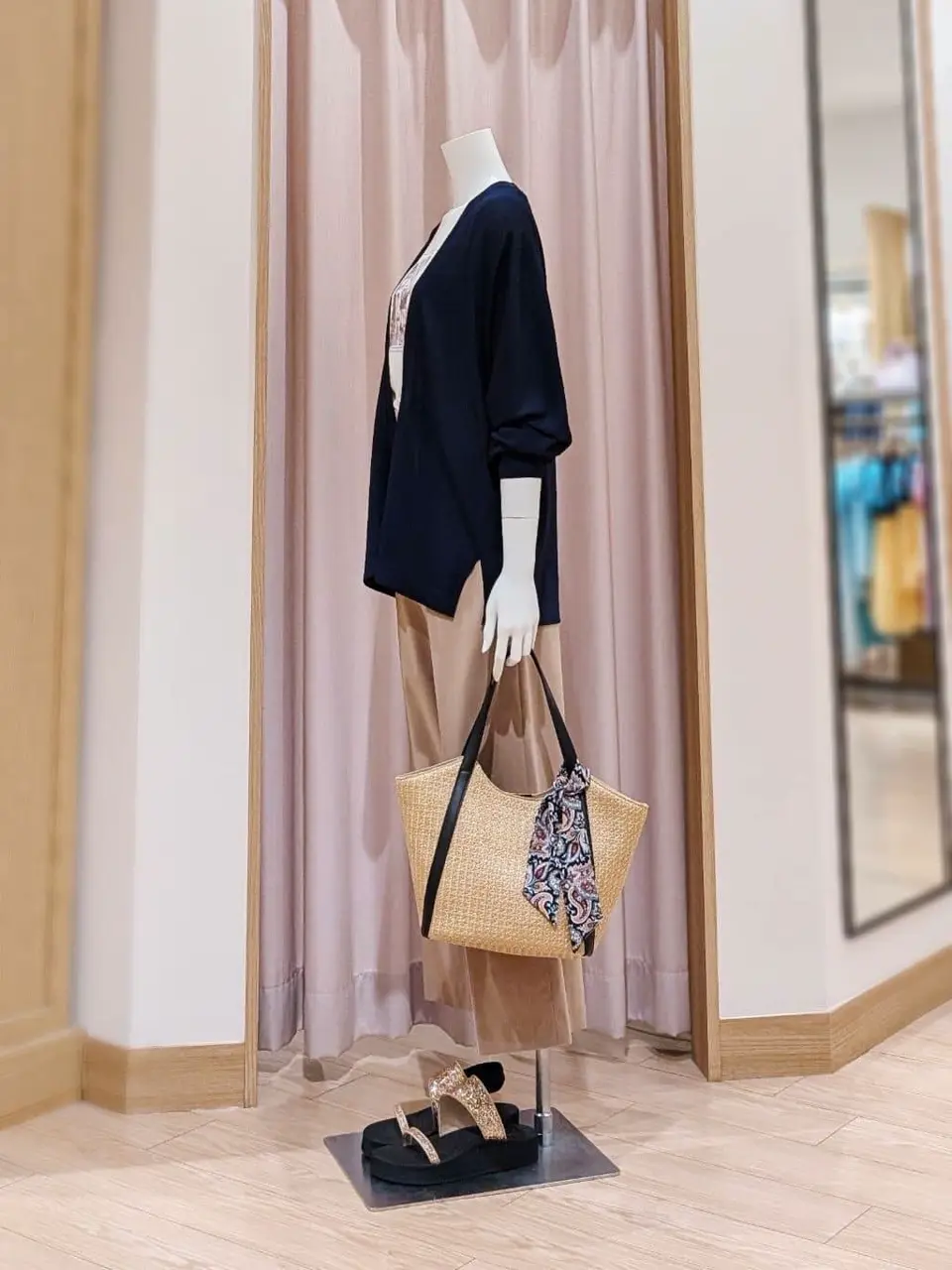 ANY SIS 岩田 コーディネート画像