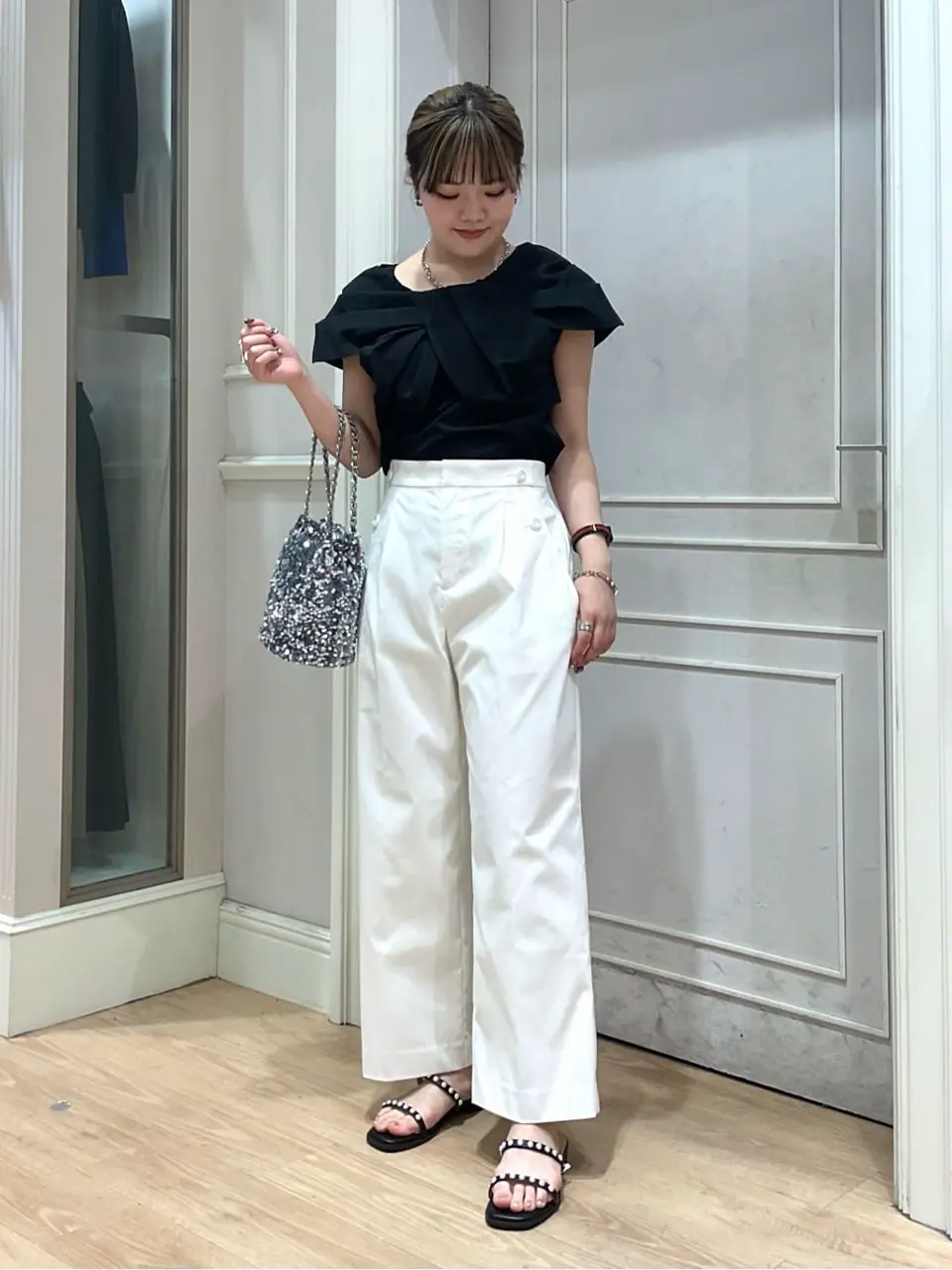 ANY SIS erika コーディネート画像