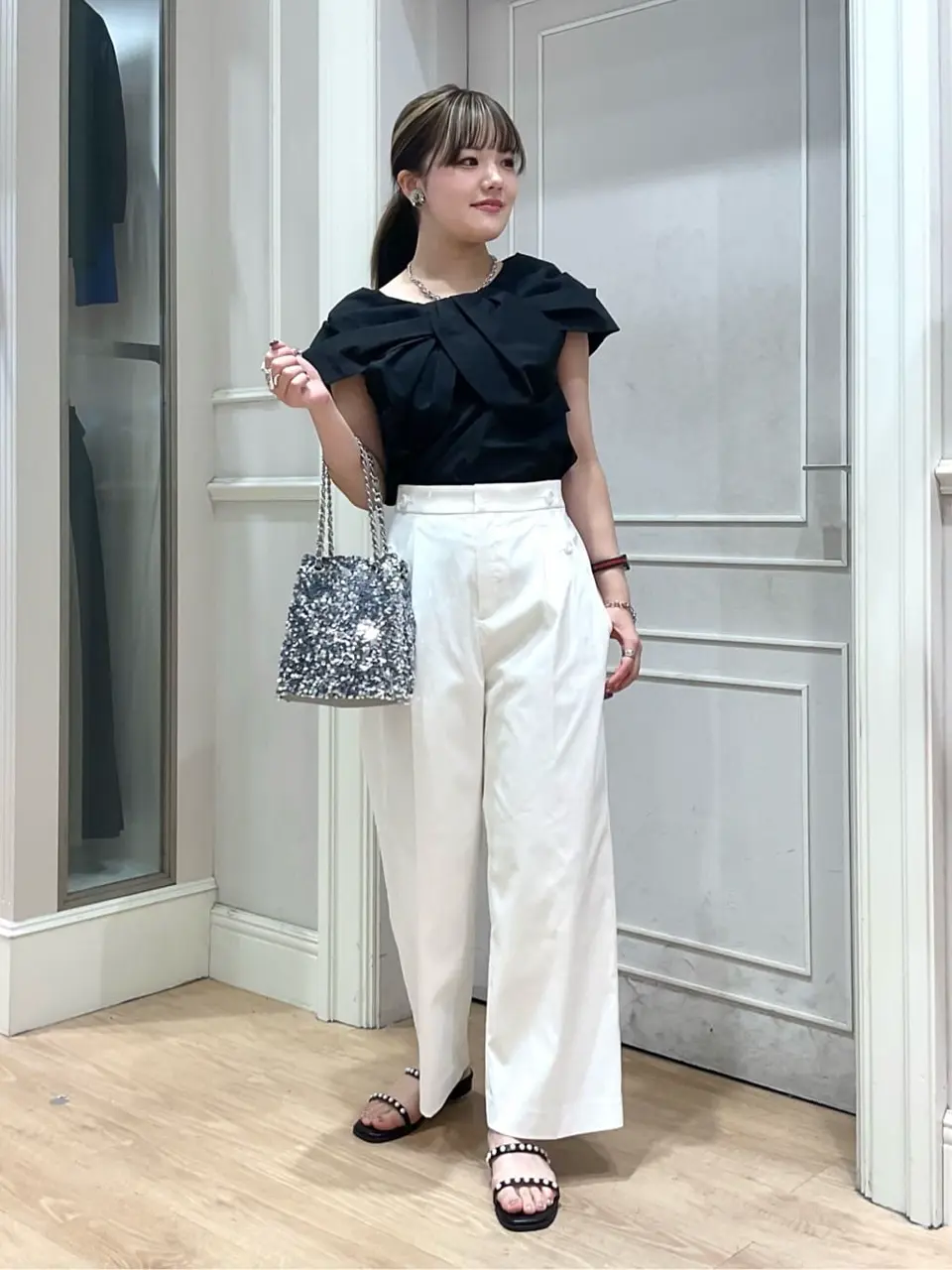 ANY SIS erika コーディネート画像