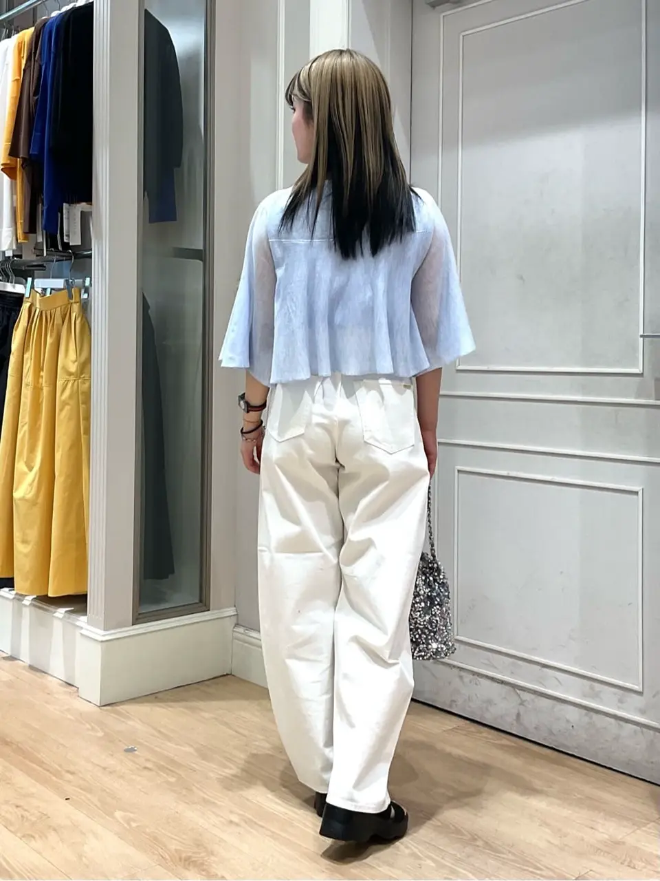 ANY SIS erika コーディネート画像