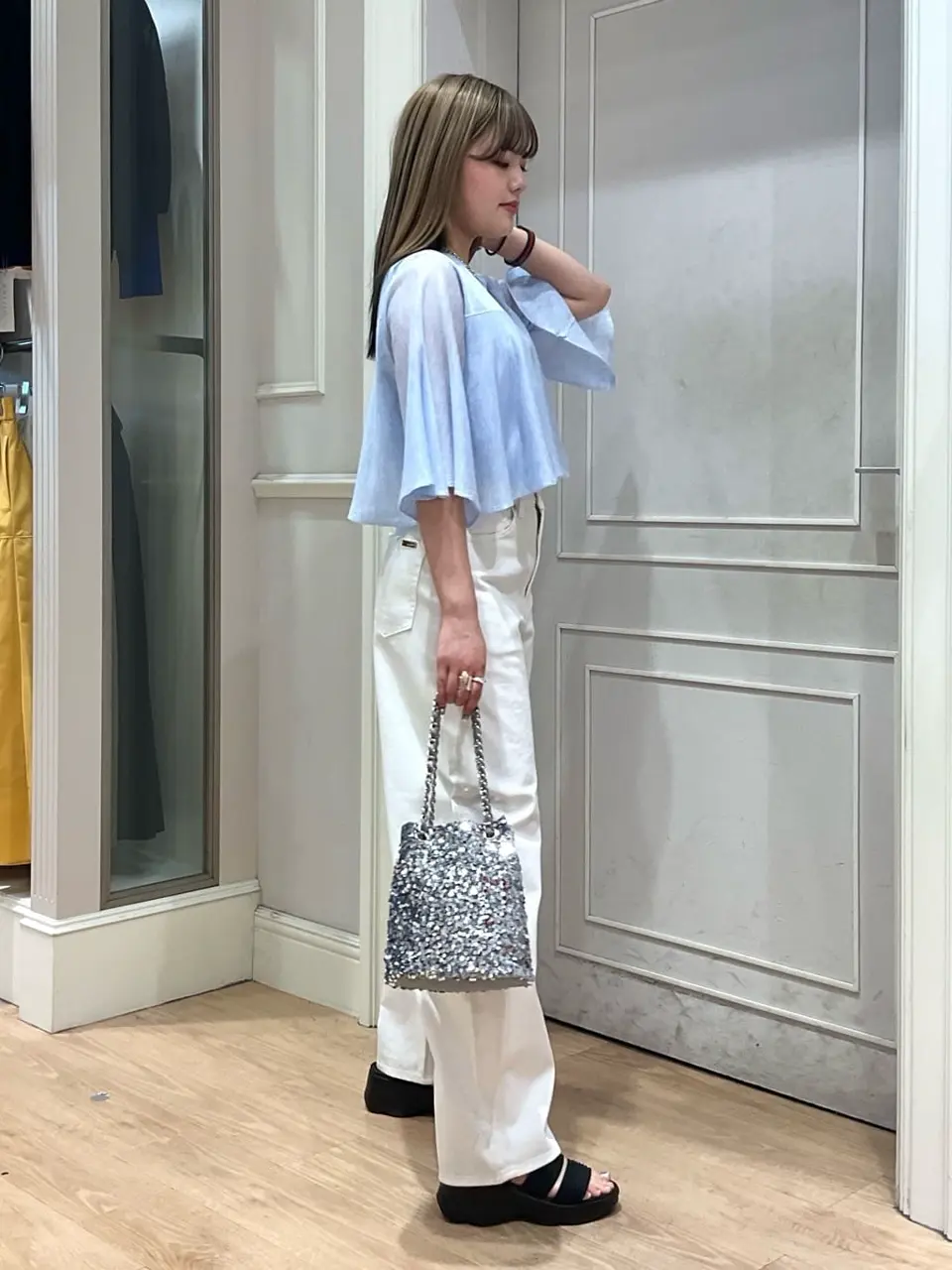 ANY SIS erika コーディネート画像