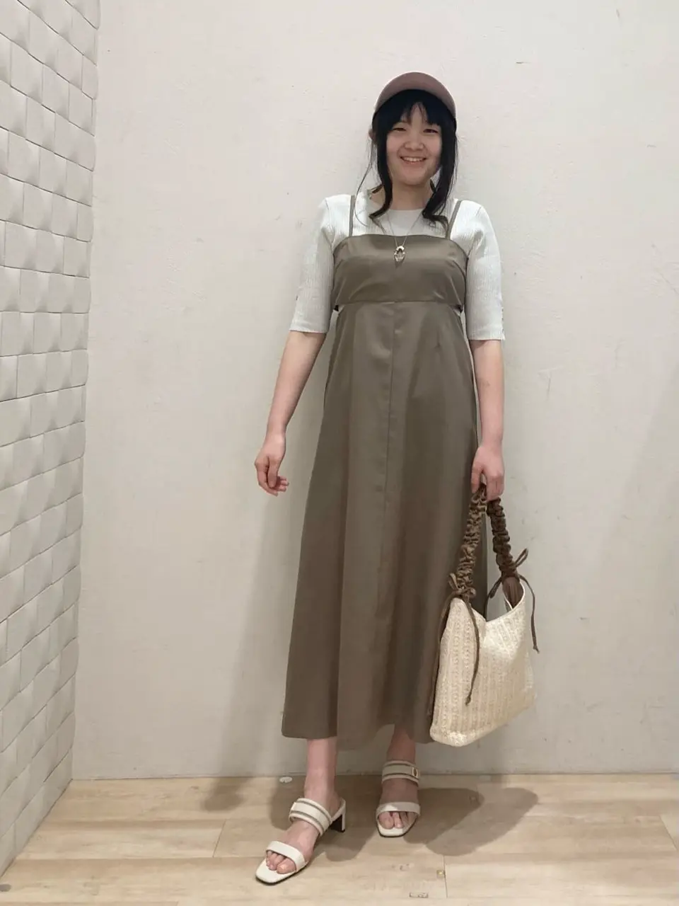 ANY SIS 川根　彩 コーディネート画像