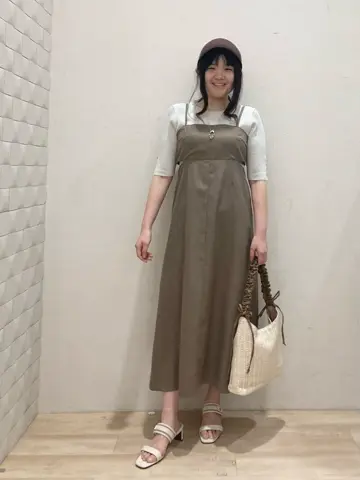 ANY SIS 川根　彩 コーディネート画像