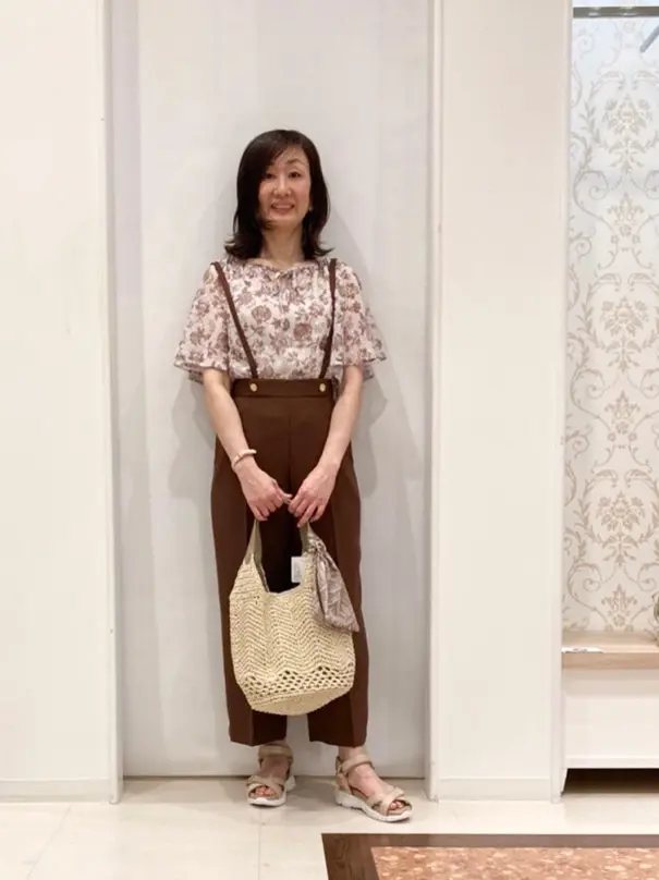 ANY SIS スタッフ コーディネート画像