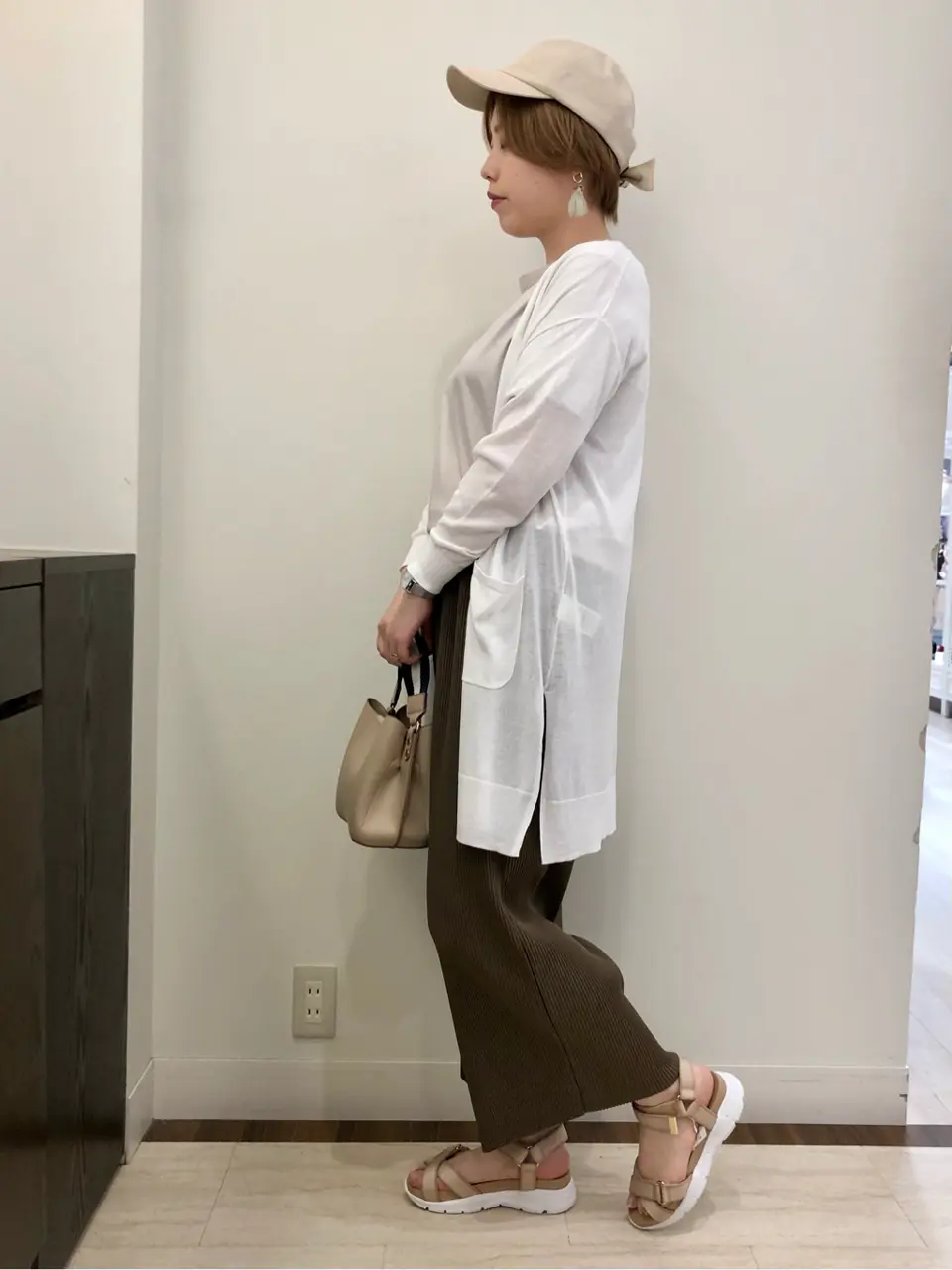 ANY SIS スタッフ コーディネート画像