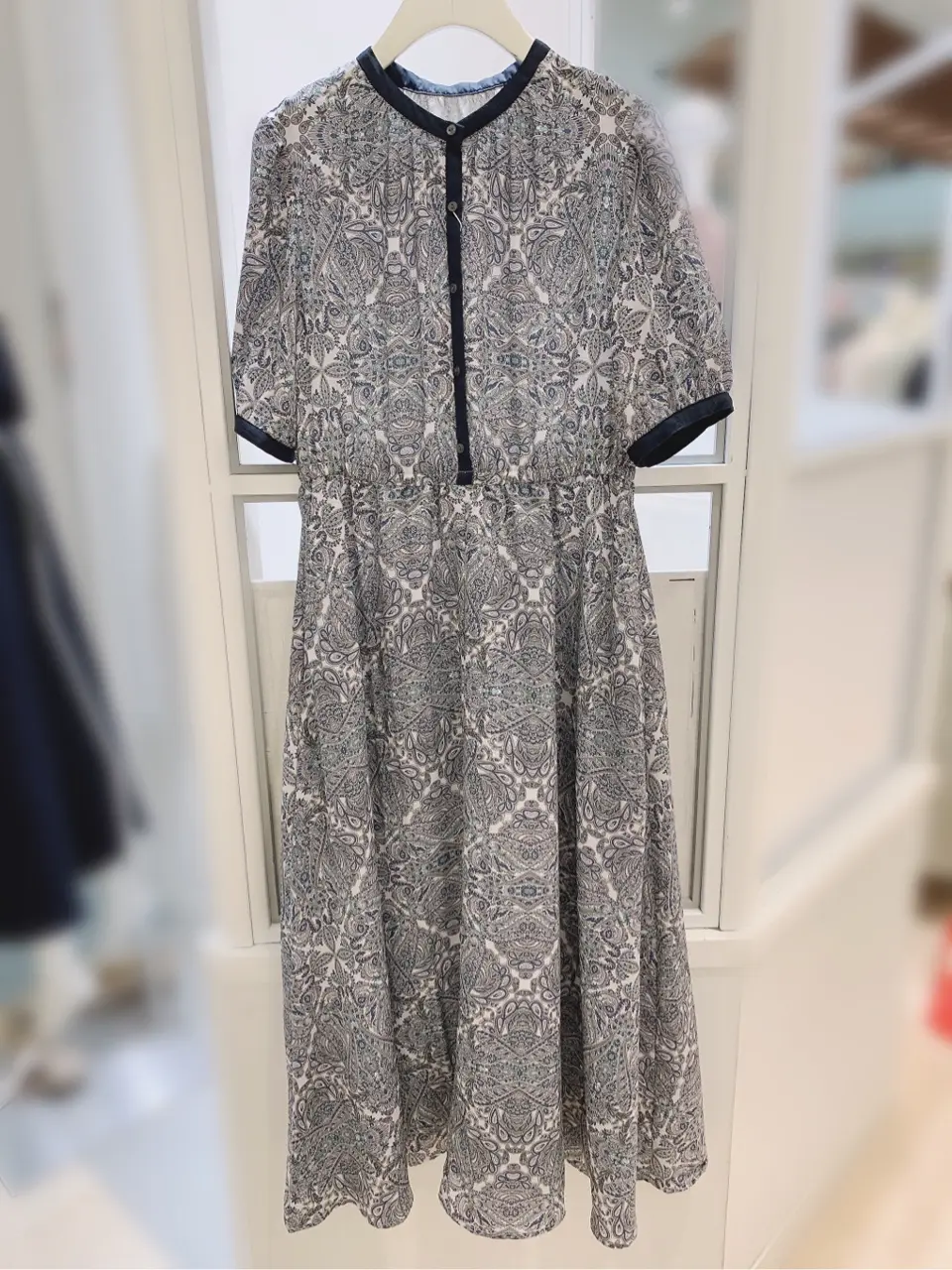 ANY SIS 新井 コーディネート画像