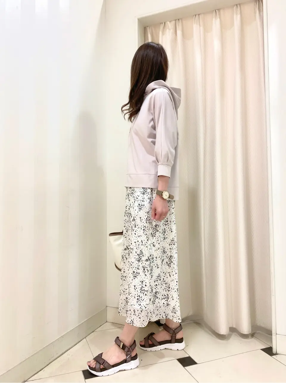 ANY SIS 金井 コーディネート画像