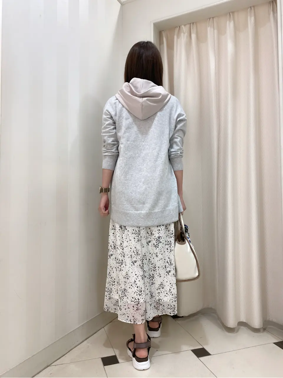 ANY SIS 金井 コーディネート画像