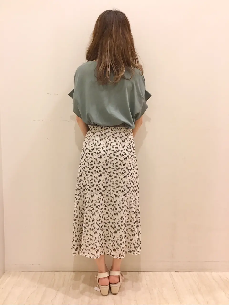 ANY SIS スタッフ コーディネート画像