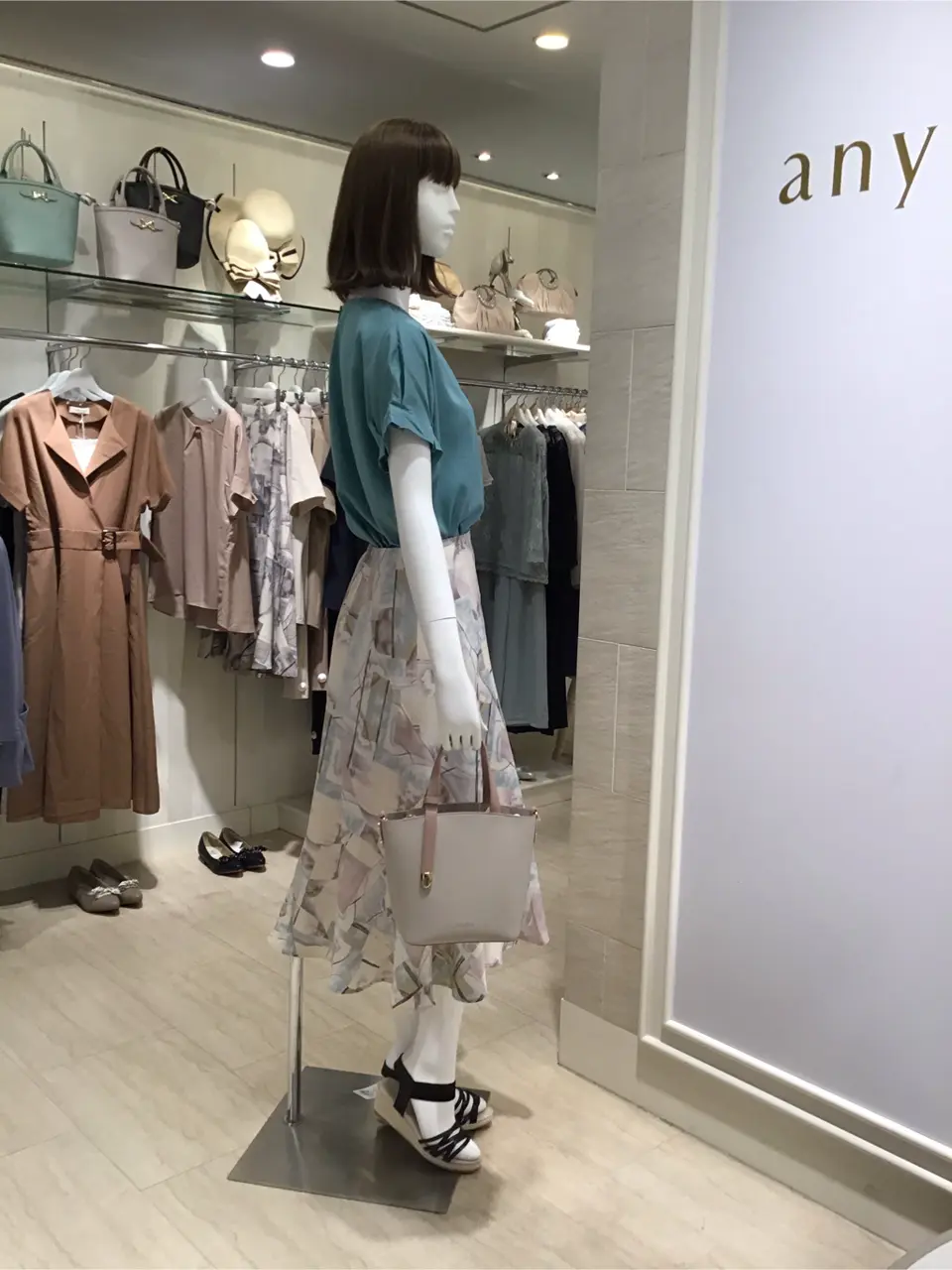 ANY SIS 島崎 コーディネート画像