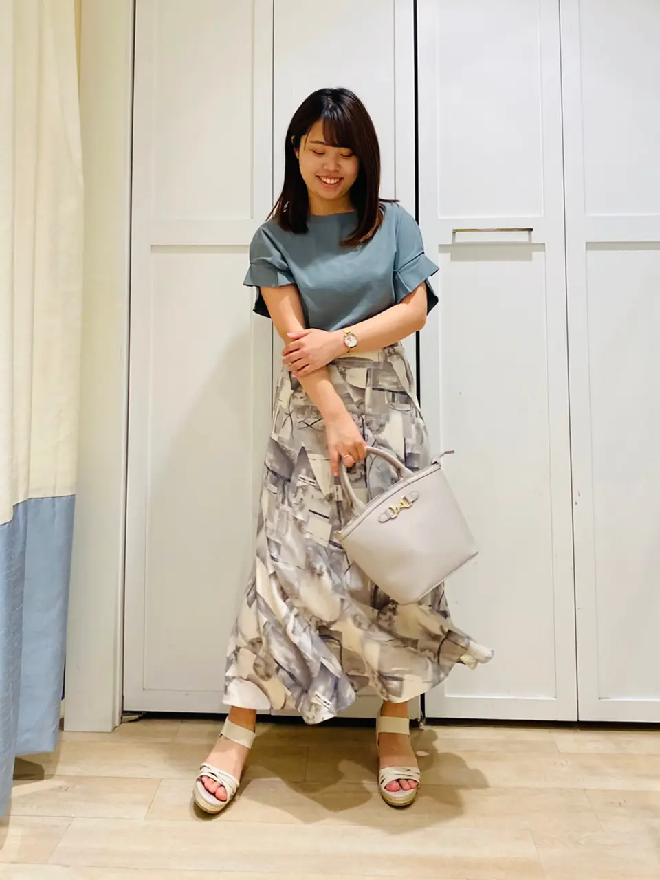 ANY SIS スタッフ コーディネート画像